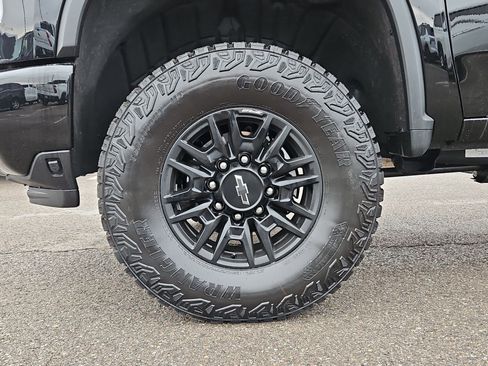 Used 2026 Chevrolet Silverado 2500 ZR2 w/ LPO, Dark Essentials Package image 11