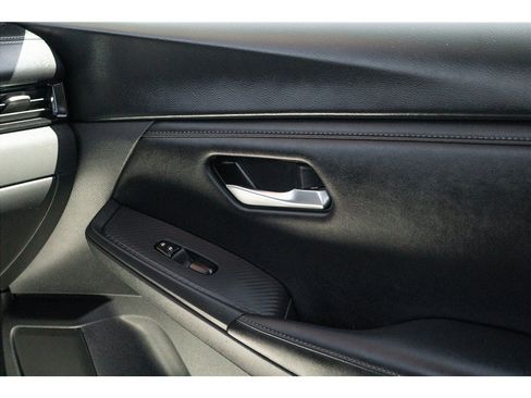 Used 2024 Nissan Sentra SV FWD image 21