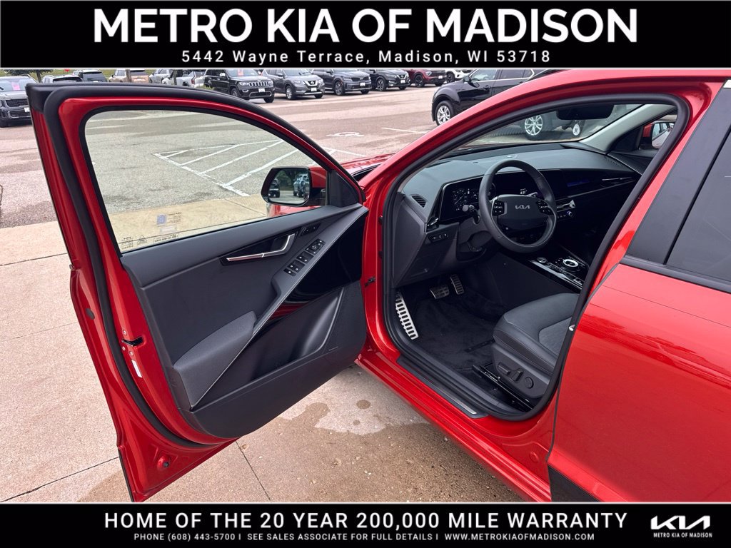 Used 2023 Kia Niro Wave w/ Wave Preserve Package FWD image 11