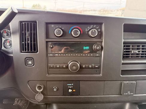 Used 2019 GMC Savana 2500 w/ Driver Convenience Package image 26