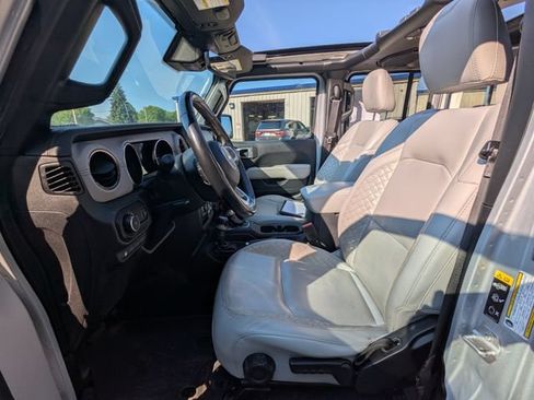 Used 2023 Jeep Wrangler Unlimited Sahara AWD/4WD image 8