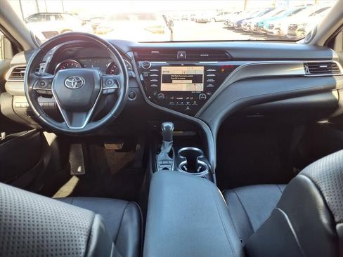Used 2020 Toyota Camry XSE image 3