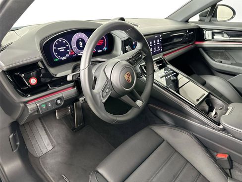 Certified 2024 Porsche Panamera 4 AWD/4WD image 4