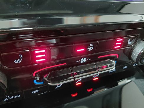 Certified 2022 Jeep Grand Cherokee L Laredo w/ Luxury Tech Group I image 14