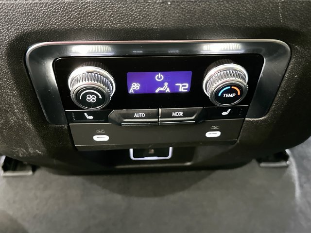 Used 2024 GMC Yukon AT4 AWD/4WD image 29