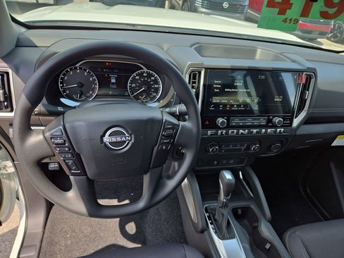 New 2025 Nissan Frontier SV AWD/4WD image 27