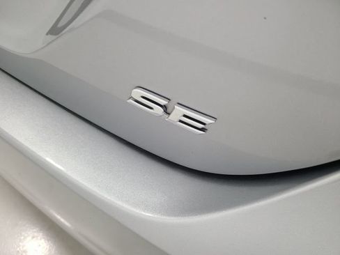 Used 2023 Toyota Camry SE FWD image 12