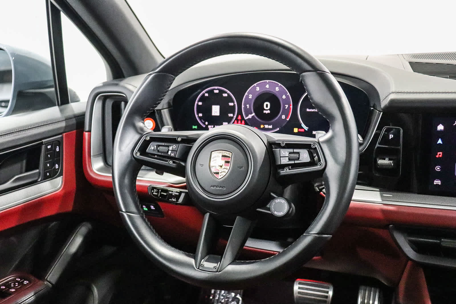 Used 2024 Porsche Cayenne S AWD/4WD image 19