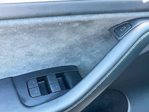 Used 2023 Tesla Model Y Long Range AWD/4WD image 17