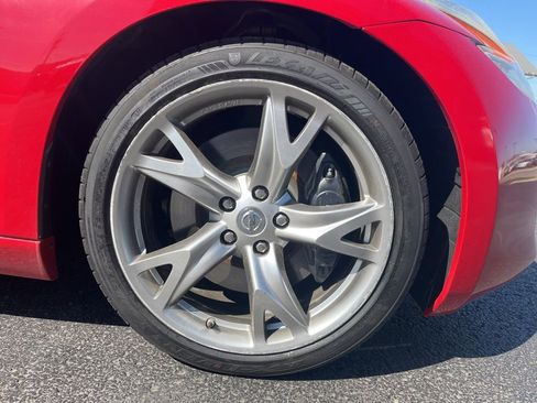 Used 2010 Nissan 370Z Touring w/ Sport Pkg image 12