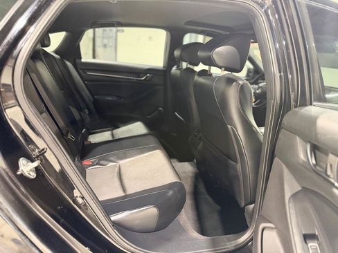 Used 2018 Honda Accord Sport image 12