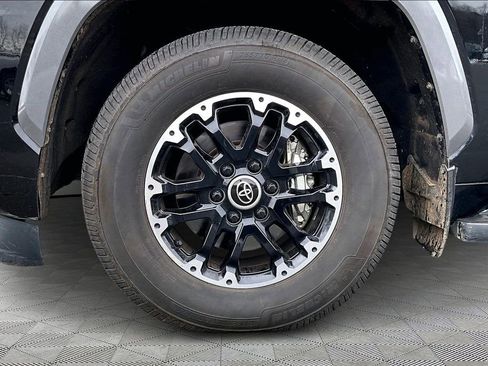 Used 2023 Toyota Sequoia Limited image 24