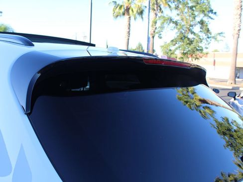 Used 2017 Porsche Macan Turbo AWD/4WD image 17