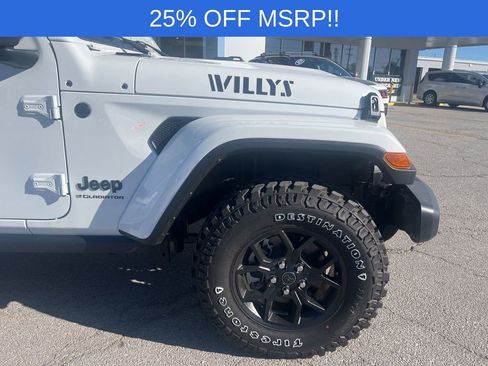 New 2025 Jeep Gladiator Willys image 2