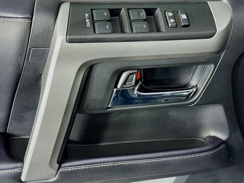 Used 2022 Toyota 4Runner SR5 image 19