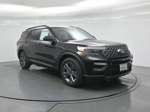 Certified 2022 Ford Explorer XLT w/ Equipment Group 202A image 52