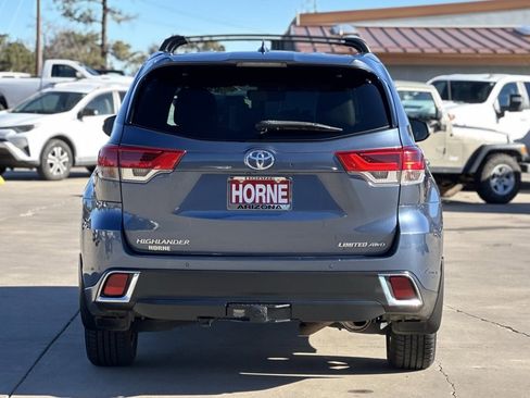 Used 2019 Toyota Highlander Limited image 4