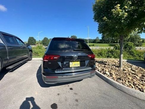 Used 2024 Volkswagen Tiguan SE w/ Panoramic Sunroof Package AWD/4WD image 23