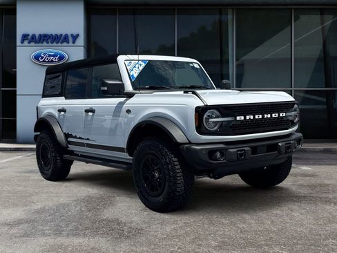 Certified 2023 Ford Bronco Wildtrak image 4