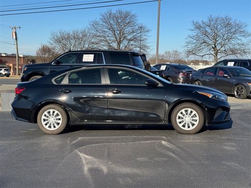 Used 2024 Kia Forte LX image 2