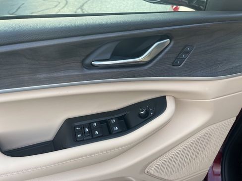 New 2025 Jeep Grand Cherokee Limited w/ Luxury Tech Group II image 23