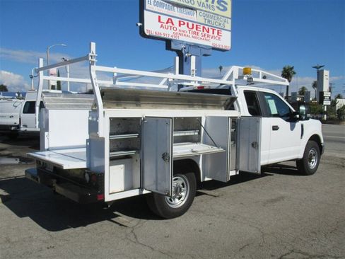 Used 2020 Ford F250 XL w/ Power Equipment Group image 10