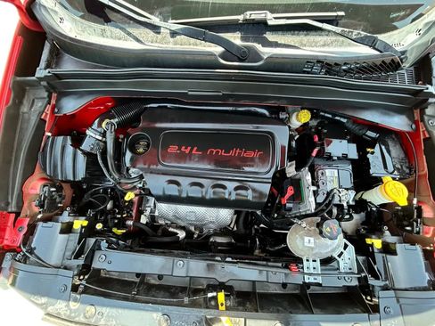 Used 2015 Jeep Renegade Latitude w/ Popular Equipment Group FWD image 21