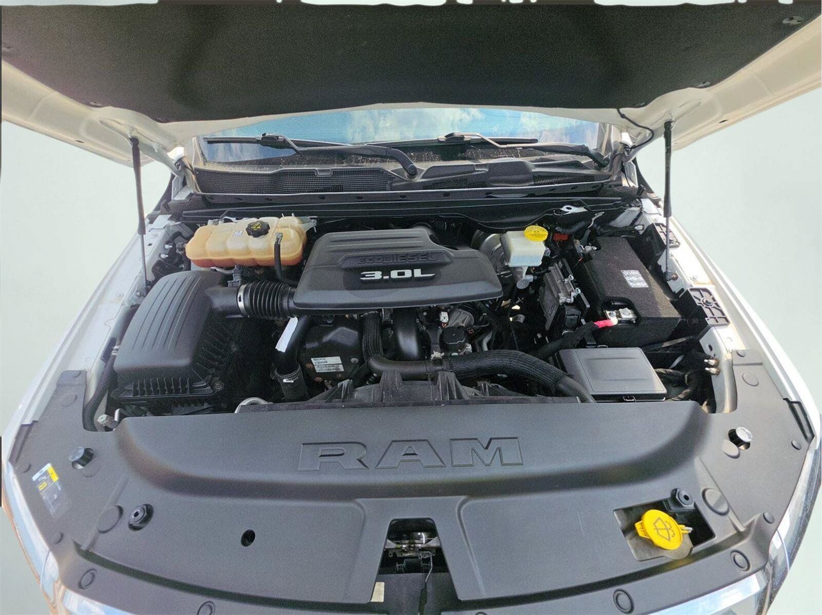 Used 2020 RAM 1500 Laramie AWD/4WD image 24