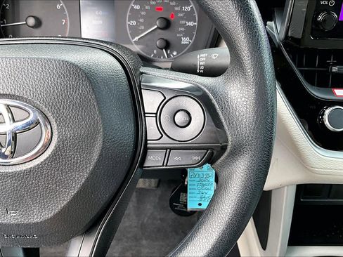 Certified 2024 Toyota Corolla Cross L image 22