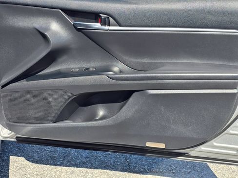 Used 2019 Toyota Camry SE FWD image 45