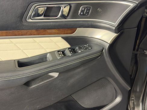 Used 2016 Ford Explorer Platinum AWD/4WD image 13
