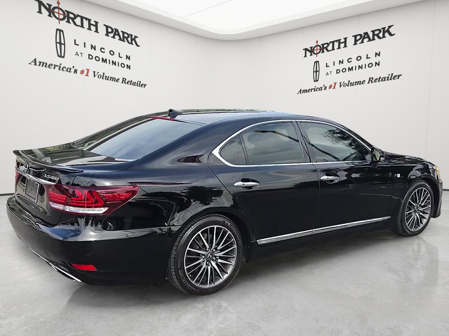 Used 2013 Lexus LS 460 w/ F-Sport Pkg RWD image 6