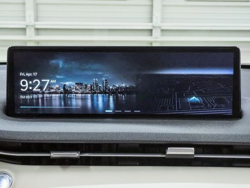 Certified 2023 Genesis GV70 2.5T Advanced w/ Advanced Package image 17