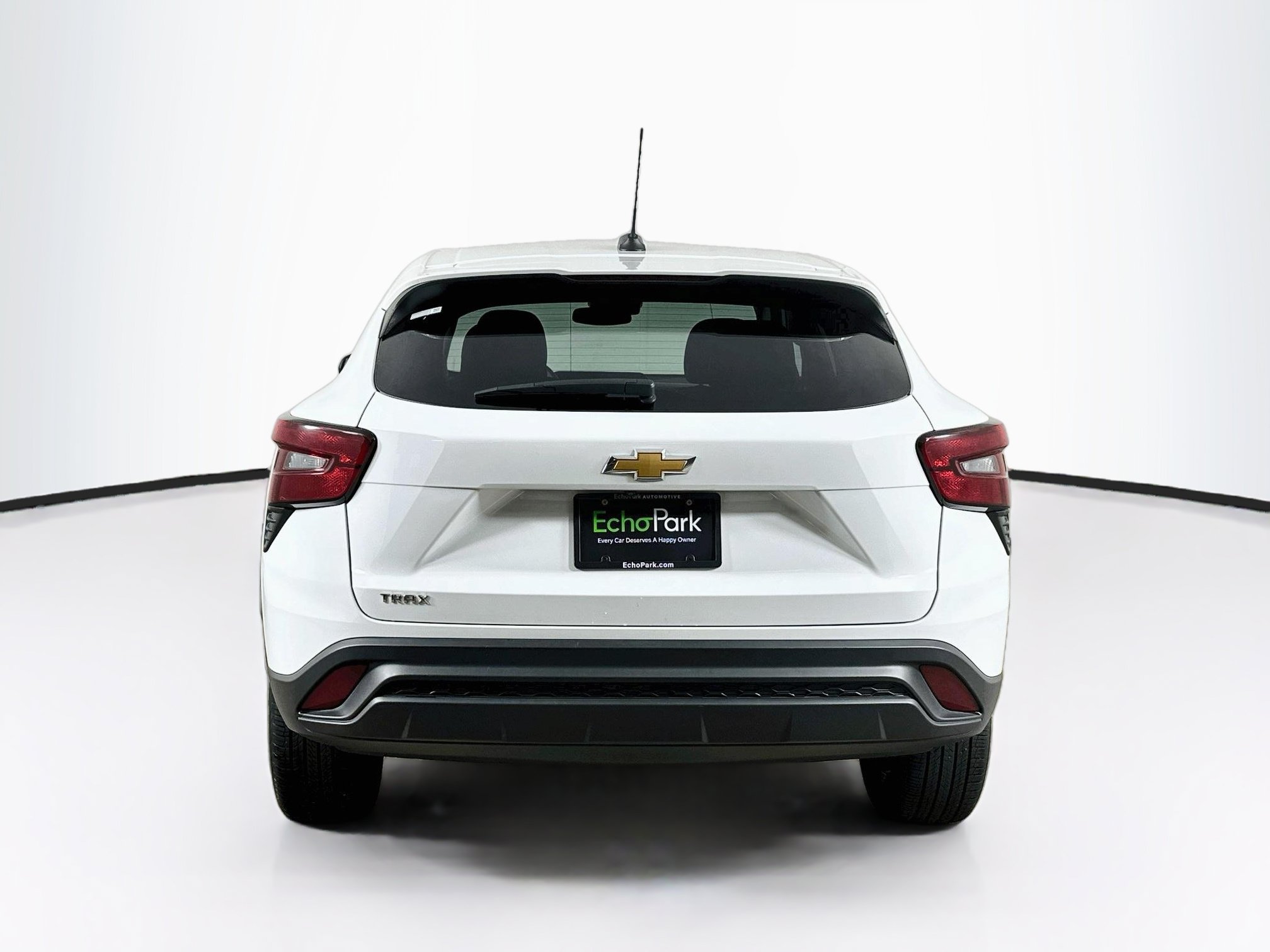 Used 2025 Chevrolet Trax LS FWD image 7