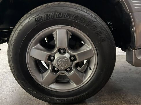 Used 2007 Toyota Land Cruiser image 31