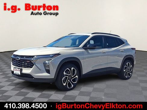 New 2026 Chevrolet Trax RS w/ Sunroof Package FWD image 2