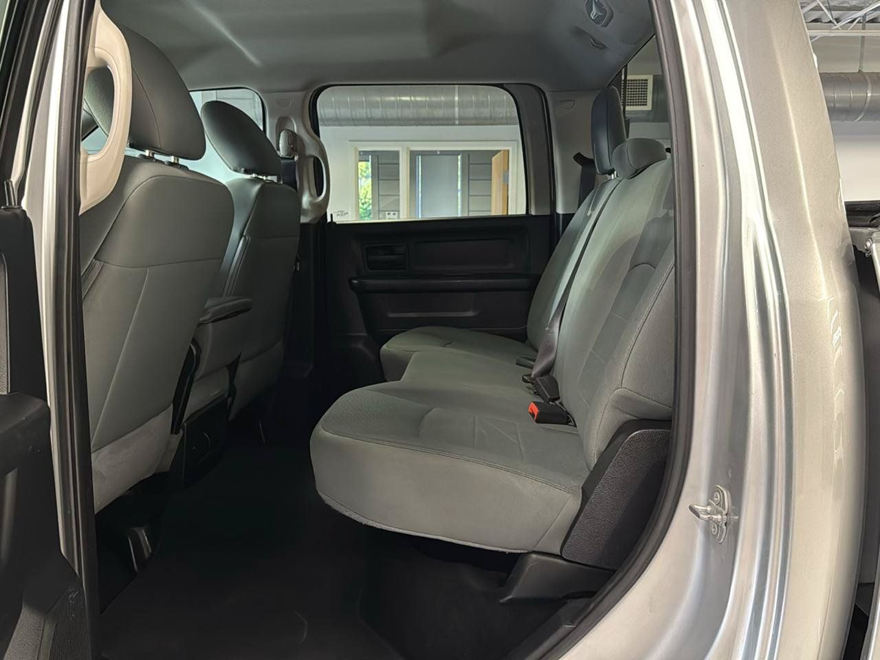 Used 2015 RAM 3500 Tradesman w/ Chrome Appearance Group AWD/4WD image 17