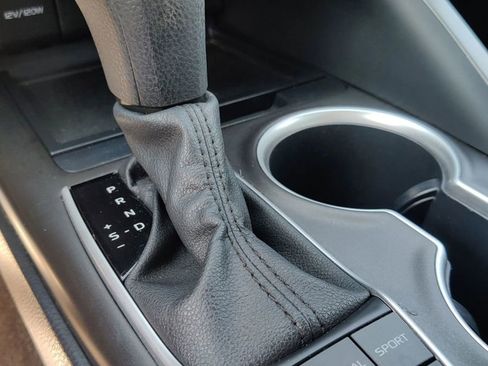 Used 2022 Toyota Camry LE w/ Carpet Mat Package (TMS) image 23