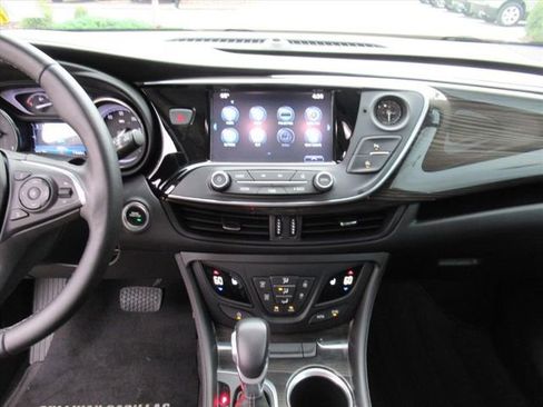 Used 2020 Buick Envision Essence image 19
