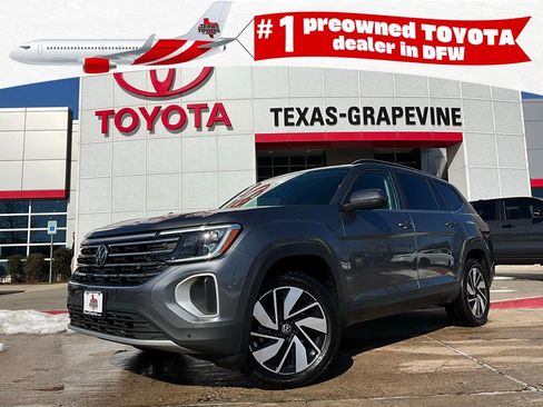 Used 2025 Volkswagen Atlas SE image 1