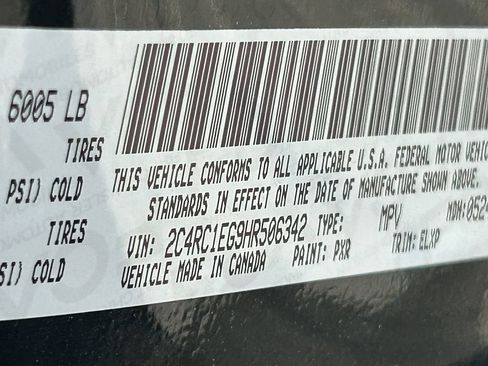 Used 2017 Chrysler Pacifica Touring-L Plus w/ Tire & Wheel Group FWD image 40