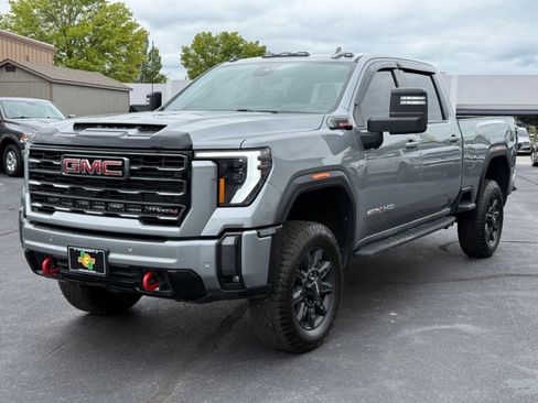 Used 2024 GMC Sierra 2500 AT4 w/ AT4 Premium Plus Package image 4