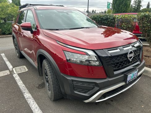 Used 2024 Nissan Pathfinder Rock Creek AWD/4WD image 3