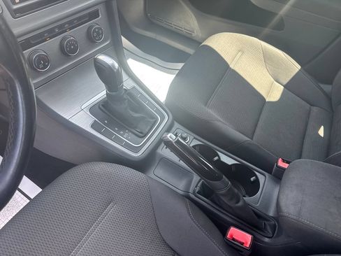Used 2017 Volkswagen Golf S FWD image 24