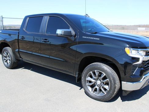 Used 2023 Chevrolet Silverado 1500 LT image 4