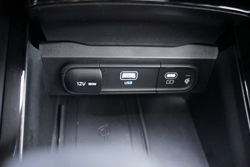Certified 2025 Kia Telluride EX w/ EX Captain's Chair Package AWD/4WD image 32