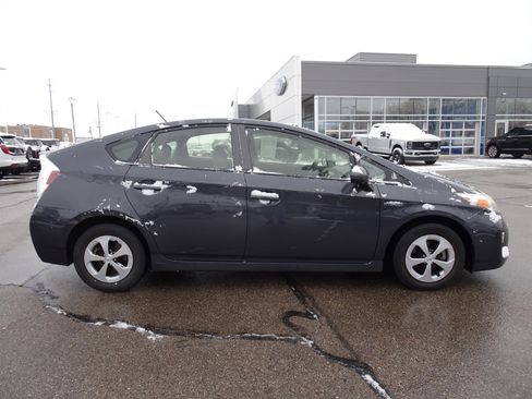 Used 2013 Toyota Prius Two image 6
