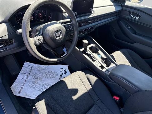 Used 2023 Honda Accord EX image 10