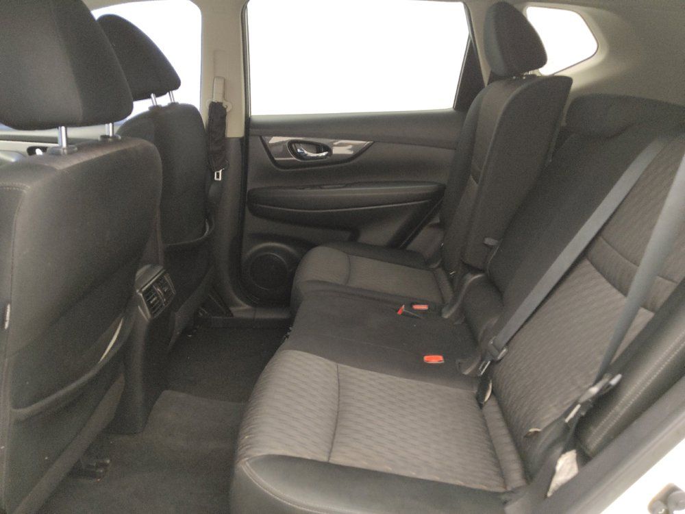 Used 2019 Nissan Rogue SV FWD image 18