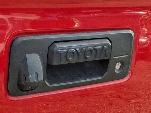 Used 2020 Toyota Tacoma SR AWD/4WD image 27